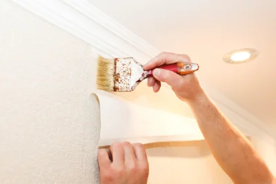 Pose de papier peint au Gua — revêtements muraux et toiles de verre